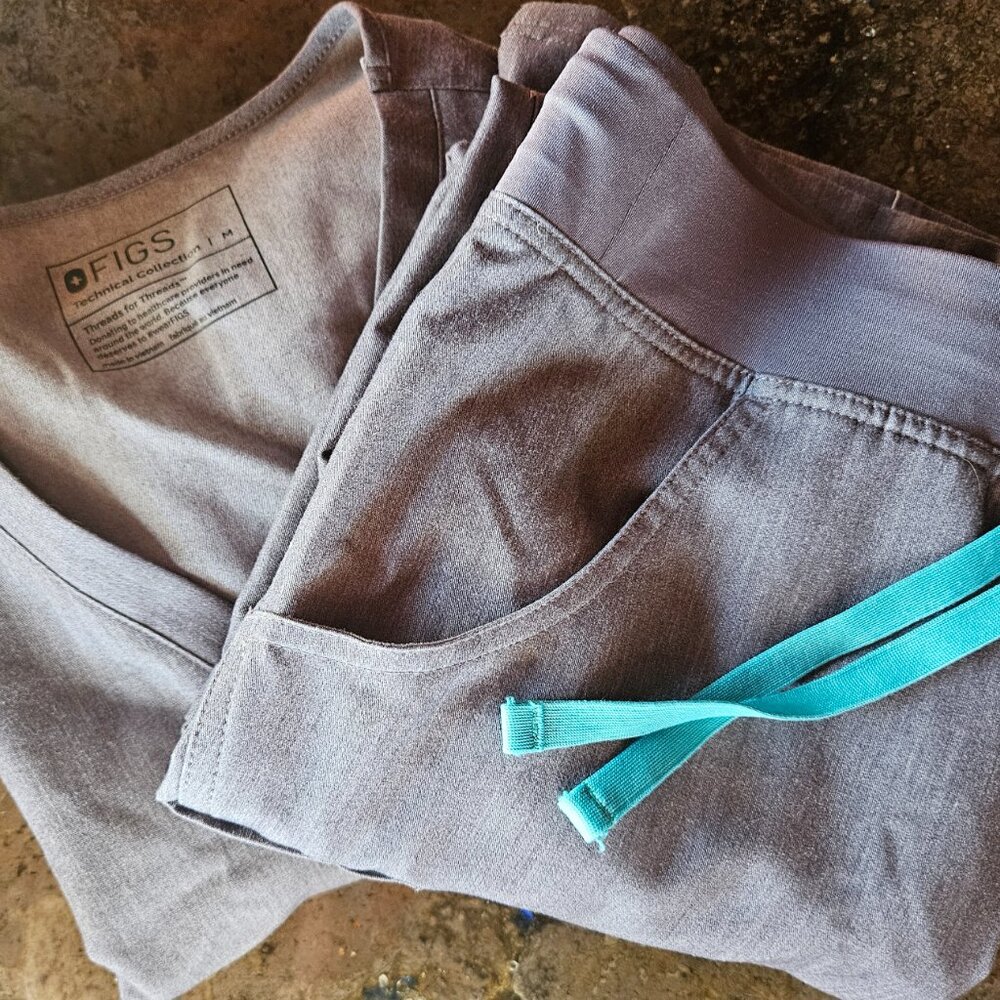 Figs Scrubs set graphite medium/petite